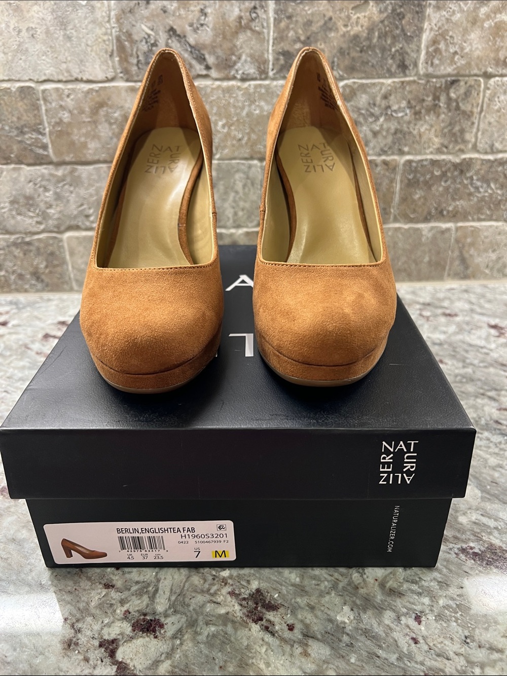 Naturalizer Tan Suede Platform Pump